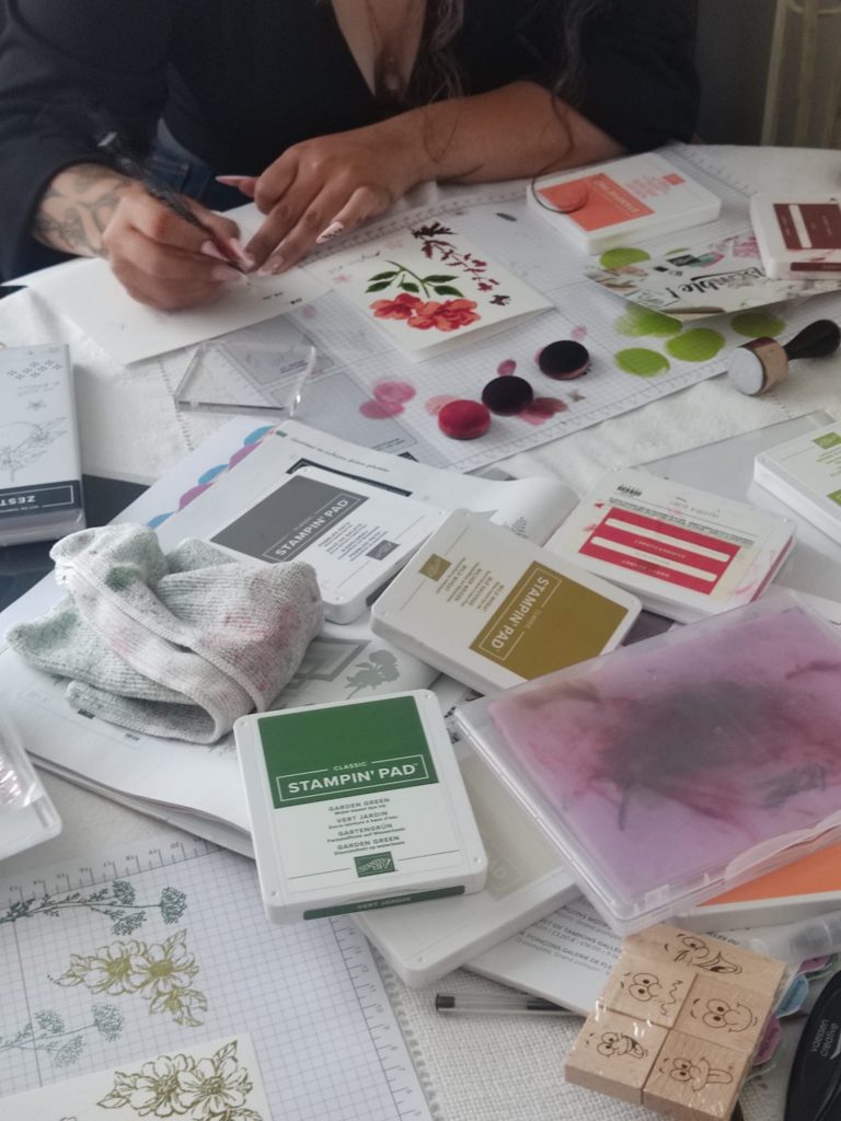 Table invitée pour un atelier scrapbooking